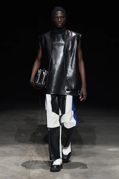 Look 4